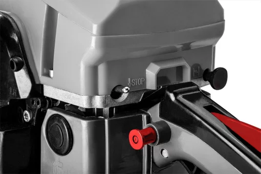 Пила ланцюгова бензинова GRAPHITE 40/45см 2кВт/2.7л.с. 52см3 5.53кг