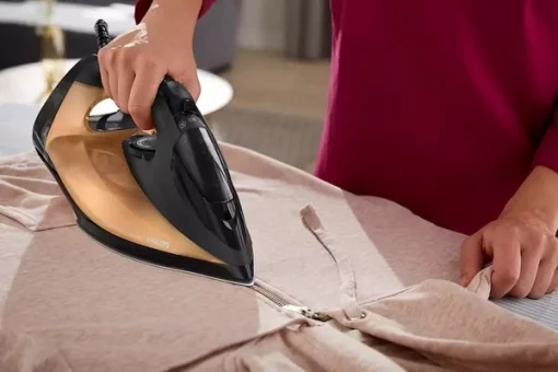 Праска Philips 7000 Series, 2800Вт, 300мл, паровий удар -250гр, постійна пара - 50гр, нерж. сталь, чорно-золотий