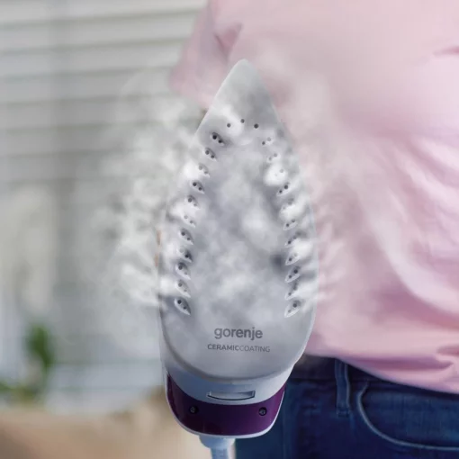 Праска-парогенератор Gorenje, 2800Вт, 1700мл, паровий удар -140гр, мех.упр., керам. підошва, бордовий